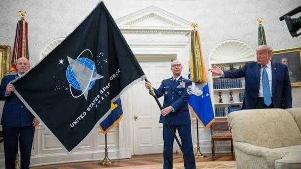 ESTADOS UNIDOS RECONOCE QUE TIENE ARMAS DE CONTROL ESPACIAL EN ÓRBITA