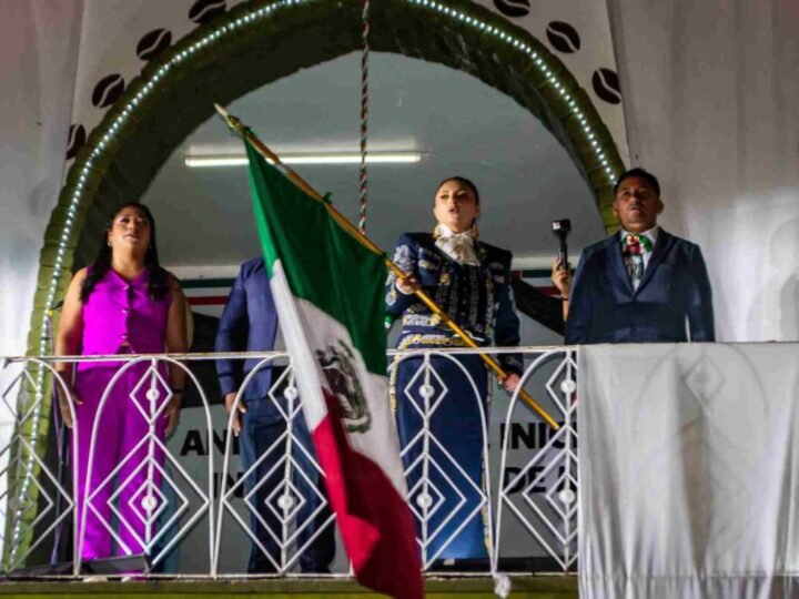 VIRIDIANA BRETÓN FEITO ENCABEZA CEREMONIA DEL 216 ANIVERSARIO DEL GRITO DE INDEPENDENCIA