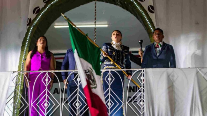 VIRIDIANA BRETÓN FEITO ENCABEZA CEREMONIA DEL 216 ANIVERSARIO DEL GRITO DE INDEPENDENCIA