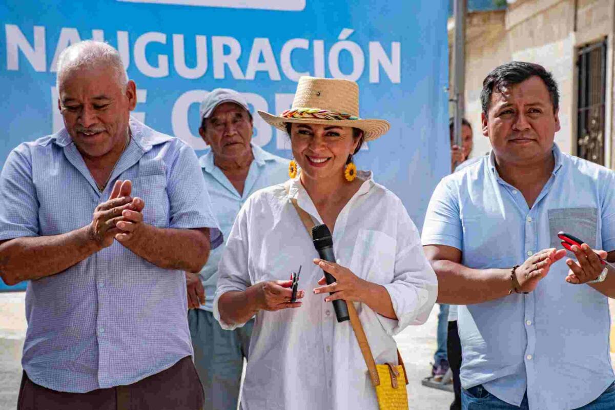 VIRIDIANA BRETÓN INAUGURA CALLE EN POTRERILLO