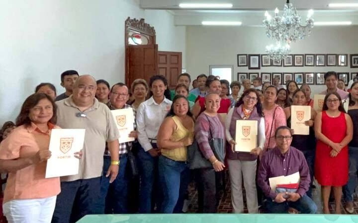 FORTÍN ENTREGA DOCUMENTACIÓN CERTIFICADA A ESCUELAS DEL MUNICIPIO