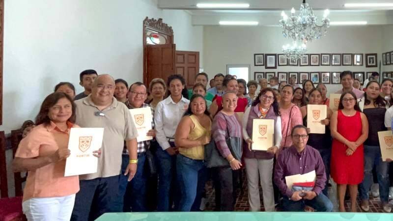 FORTÍN ENTREGA DOCUMENTACIÓN CERTIFICADA A ESCUELAS DEL MUNICIPIO
