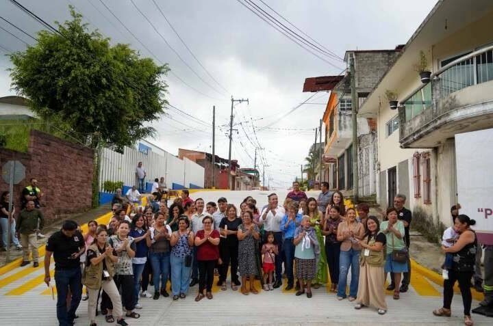 INAUGURA ALCALDE DE CÓRDOBA REHABILITACIÓN DE VIALIDAD