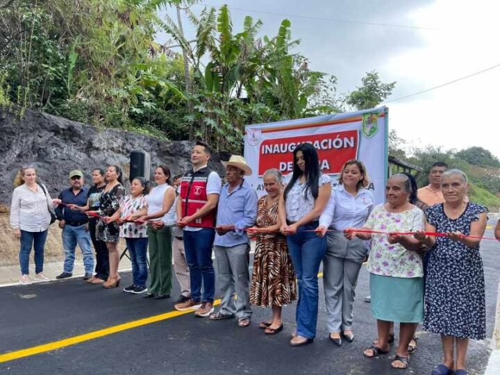 ALCALDE DE TOTUTLA INAUGURA OBRA EN EL PROGRESO