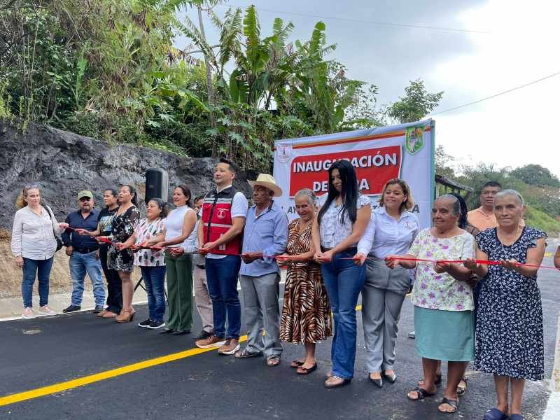 ALCALDE DE TOTUTLA INAUGURA OBRA EN EL PROGRESO