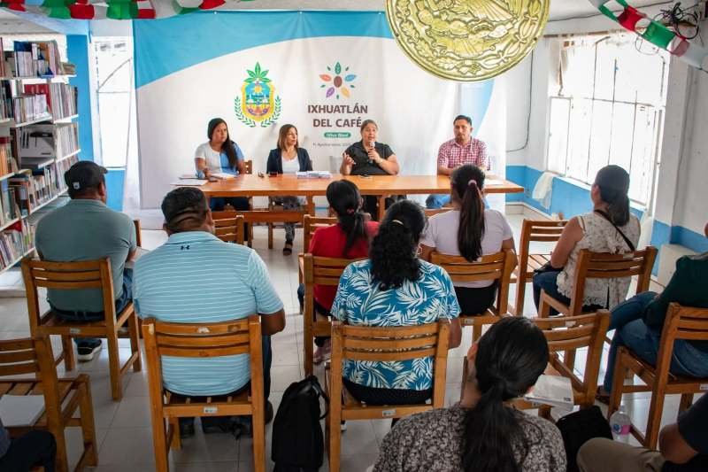 SE CAPACITAN FUNCIONARIOS DE IXHUATLÁN DEL CAFÉ EN SOLUCIÓN DE CONFLICTOS