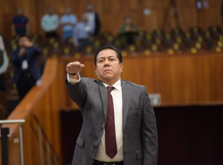 ELIGE CONGRESO DEL ESTADO A ERIC DOMÍNGUEZ TITULAR DEL ORFIS