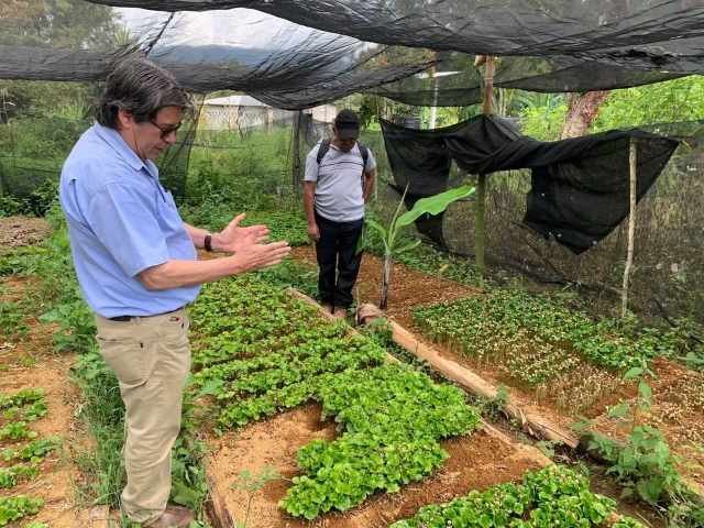 SE CAPACITAN EN PRODUCCIÓN DE PLANTA DE CAFÉ EN IXHUATLÁN