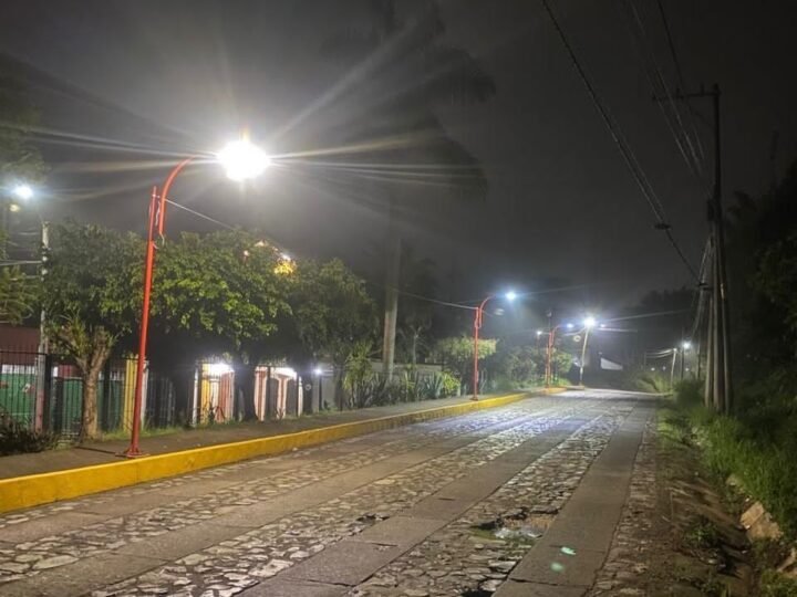 MEJORAN ALUMBRADO PÚBLICO EN LOS ÁLAMOS