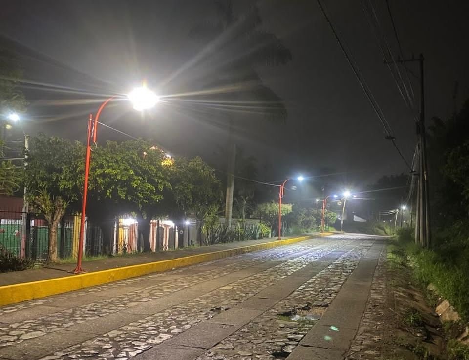 MEJORAN ALUMBRADO PÚBLICO EN LOS ÁLAMOS