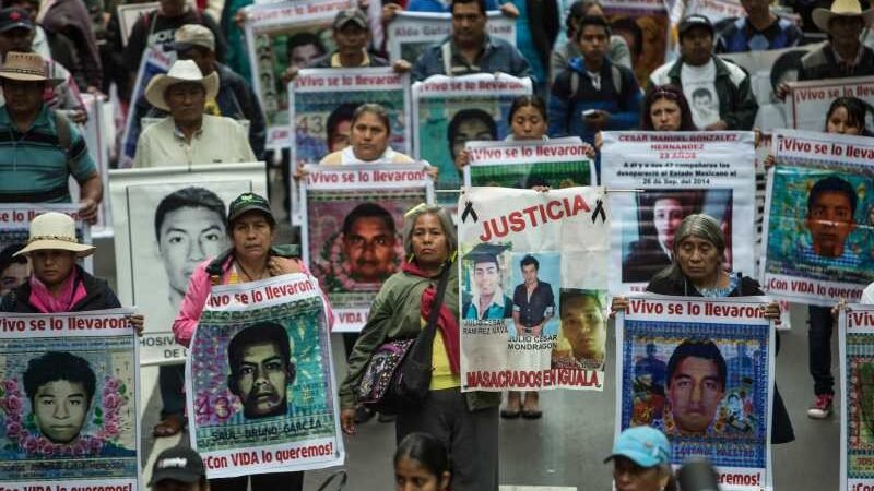 REABREN LÍNEAS TELEFÓNICAS Y UBICAN A 17 NUEVOS INVESTIGADOS POR CASO AYOTZINAPA
