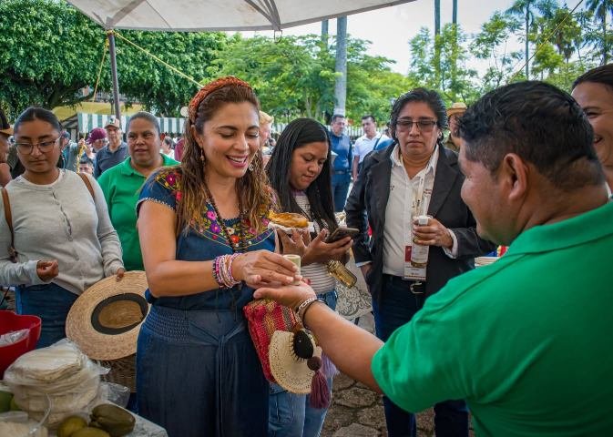 FESTEJAN DÍA DEL MAÍZ EN IXHUATLÁN DEL CAFÉ