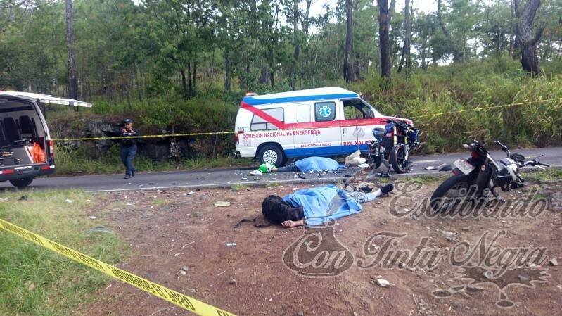 SE ESTRELLAN MOTOCICLISTAS DE FRENTE; AMBOS MURIERON