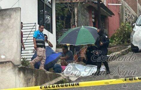 MUERE AL CAER DE AZOTEA