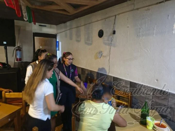 AMA DE CASA SE LLEVÓ A SU HIJO A UNA CANTINA