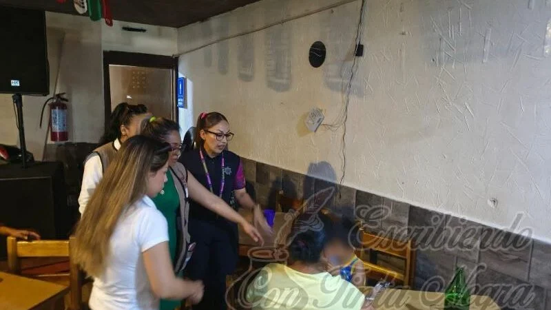 AMA DE CASA SE LLEVÓ A SU HIJO A UNA CANTINA