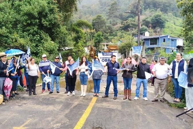 ALCALDE DE ALPATLÁHUAC PONE EN MARCHA OBRA EN TEACALCO