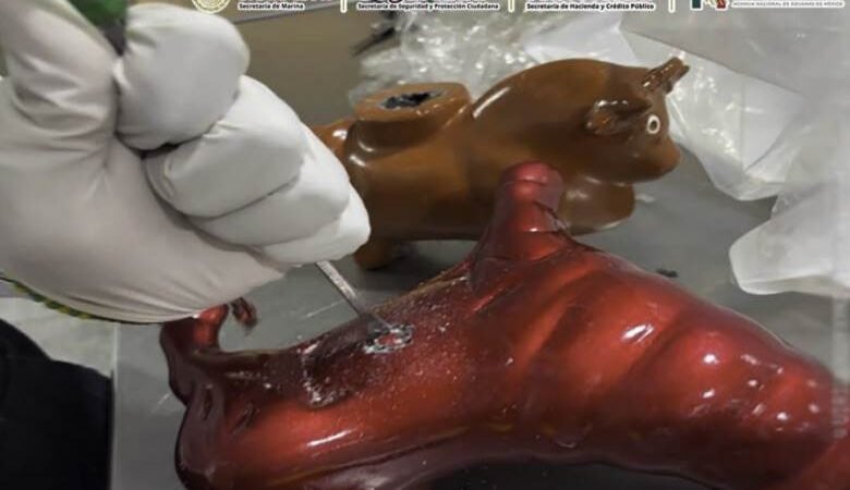 COCAÍNA OCULTA EN ARTESANÍAS; DECOMISAN MÁS DE 8 KILOS EN EL AICM