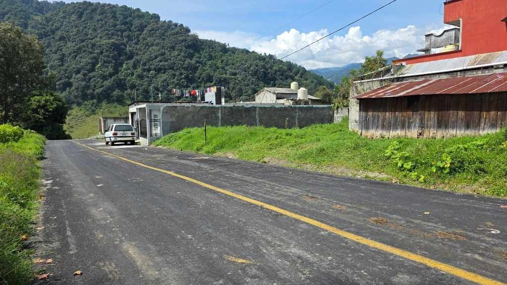 RETIRAN AUTOS MACETA DE LAS CALLES DE ALPATLÁHUAC