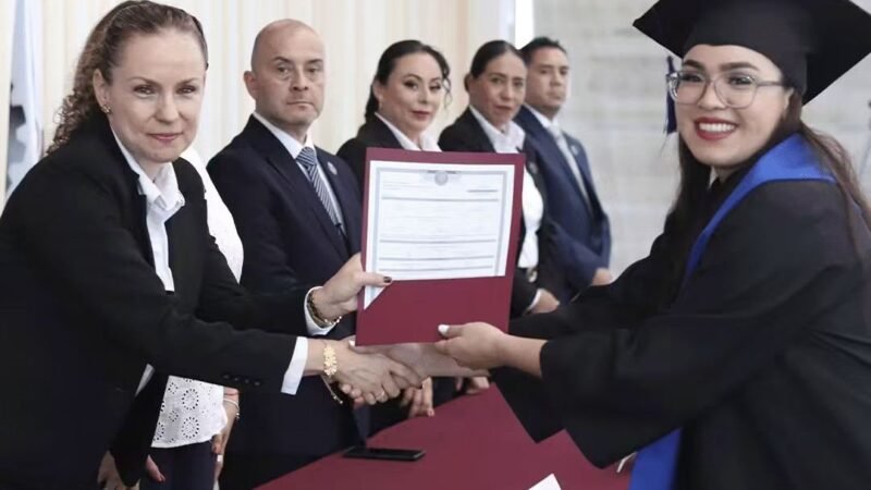 INSTITUTO TECNOLÓGICO SUPERIOR DE HUATUSCO ENTREGA TÍTULOS
