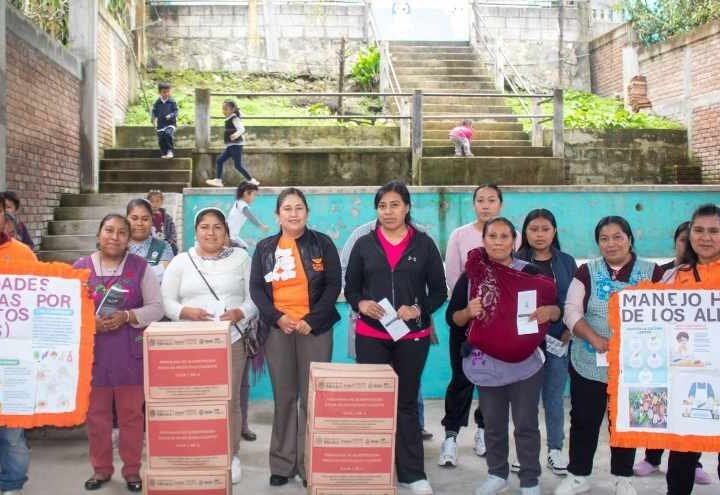 ENTREGA DIF DE CALCAHUALCO DESAYUNOS ESCOLARES