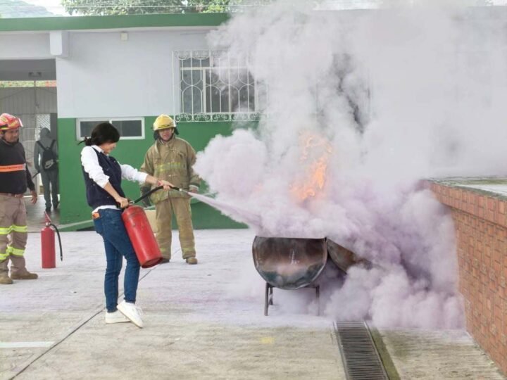 IMPARTEN TALLER DE PRIMEROS AUXILIOS EN ESCUELAS DE TOMATLÁN