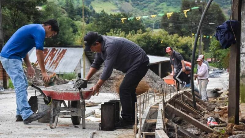 AVANZA OBRA EN TEACALCO