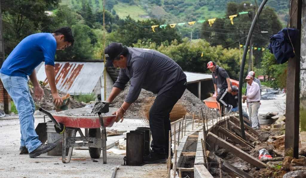 AVANZA OBRA EN TEACALCO