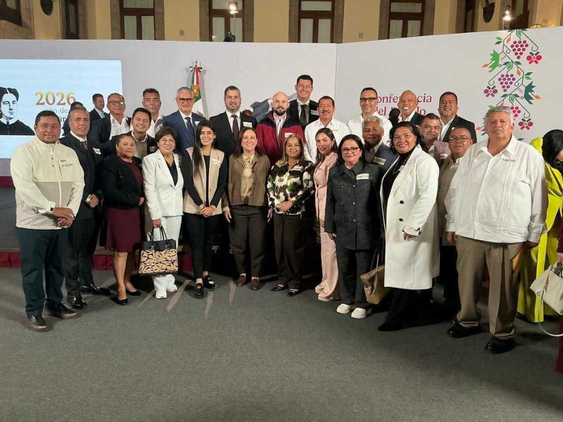 SE REUNE ALCALDE DE TOMATLÁN CON PRESIDENTA DE MÉXICO