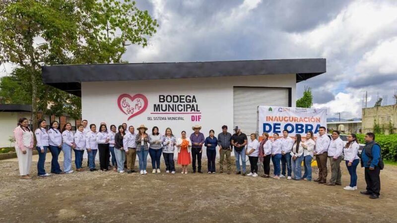 ALCALDE ENTREGA NUEVO EDIFICIO AL DIF