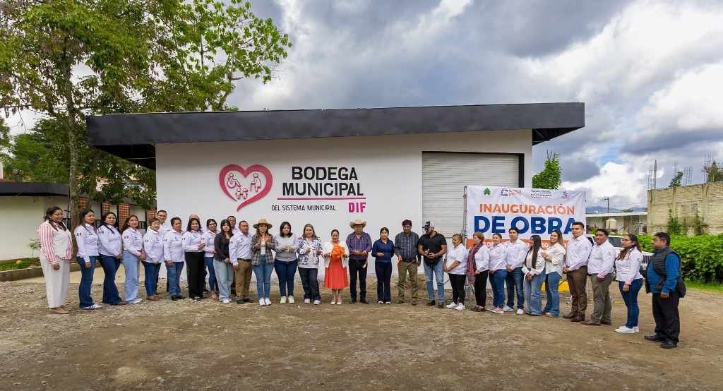 ALCALDE ENTREGA NUEVO EDIFICIO AL DIF