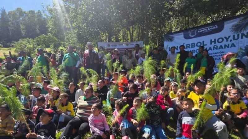 LLEVAN JORNADA DE REFORESTACIÓN A AYAHUALULCO