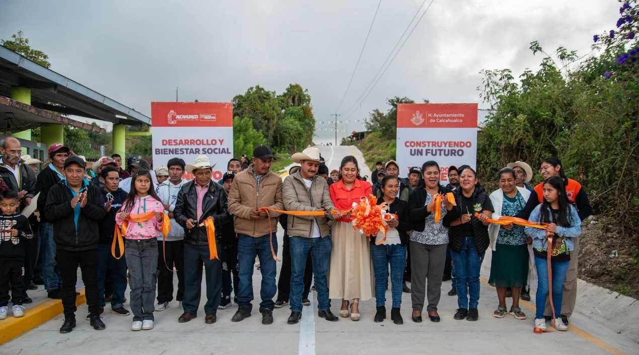 ISRAEL SANDOVAL ENTREGA OBRA EN ACATICPAC
