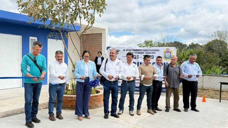 ALCALDESA DE CHOCAMÁN INAUGURA MÓDULO DE SANITARIOS EN SECUNDARIA