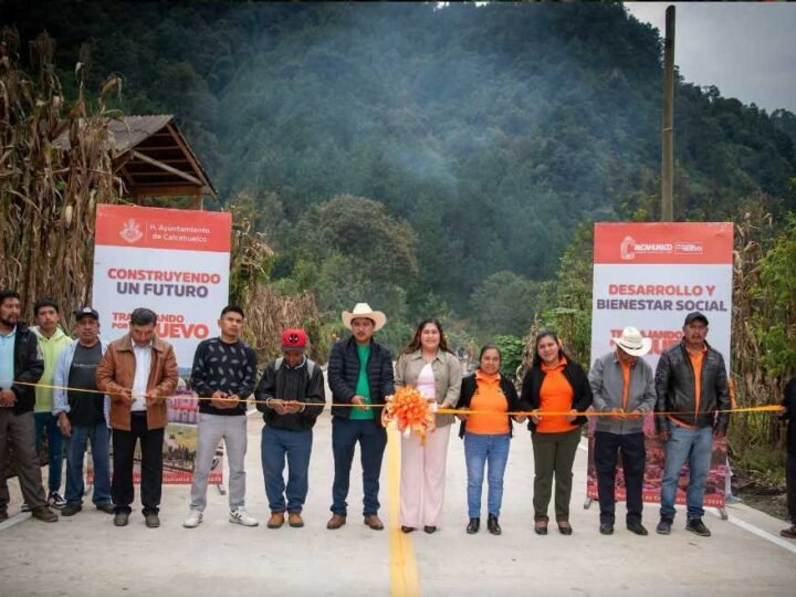 ISRAEL SANDOVAL INAUGURA PAVIMENTACIÓN EN LA MESA DE ATOTONILCO