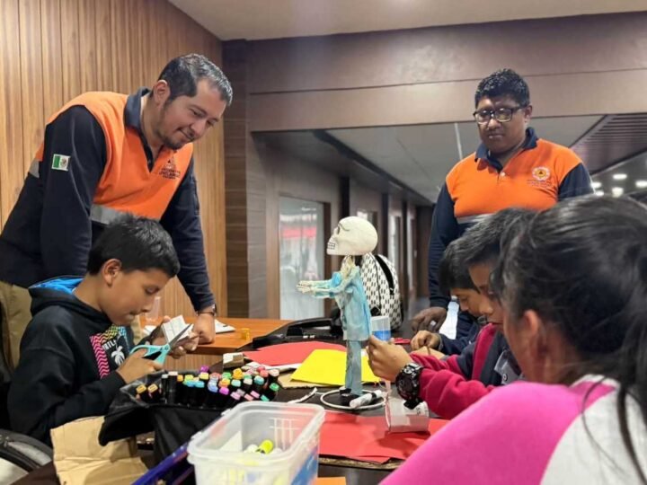 NIÑOS DE ALPATLÁHUAC SE SUMAN AL DÍA DE MUERTOS