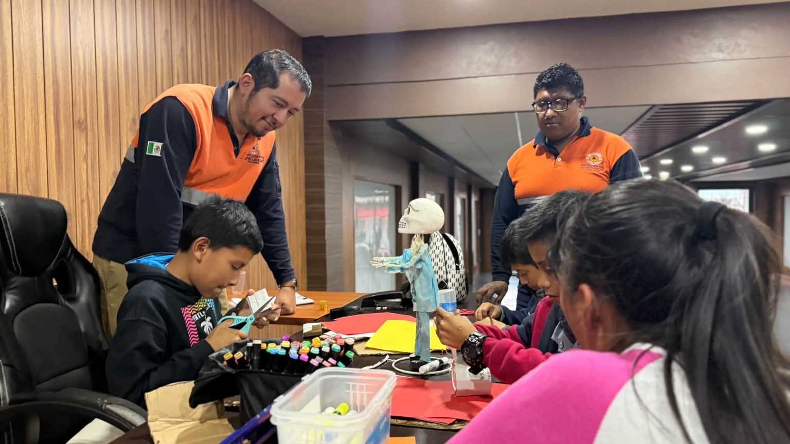 NIÑOS DE ALPATLÁHUAC SE SUMAN AL DÍA DE MUERTOS