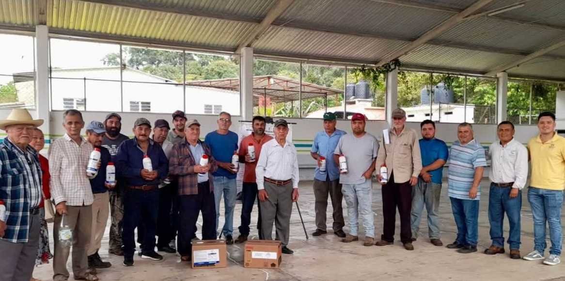 IMPARTEN PLÁTICA SOBRE LA ROYA A PRODUCTORES DE ZENTLA