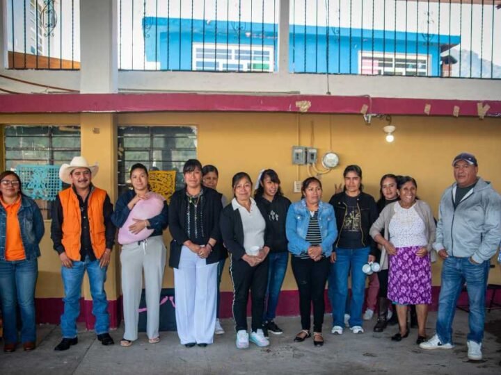 LLEVA ALCALDE DE CALCAHUALCO INTERNET A ESCUELA DE DOS CAMINOS