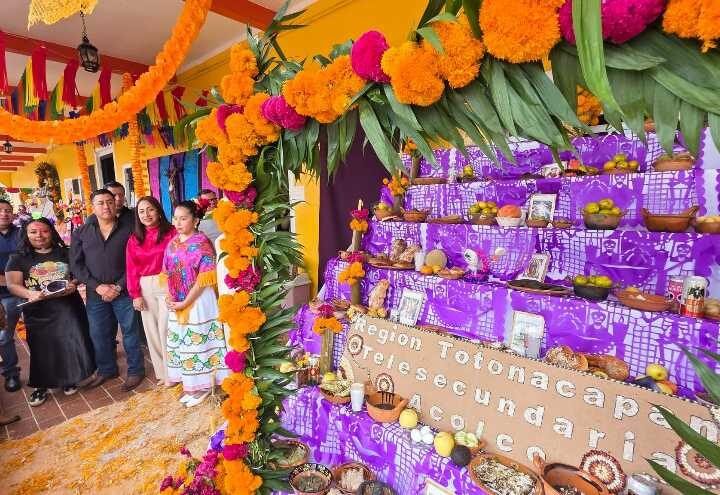 SECUNDARIA INDEPENDENCIA GANA CONCURSO DE ALTARES DE DÍA DE MUERTOS