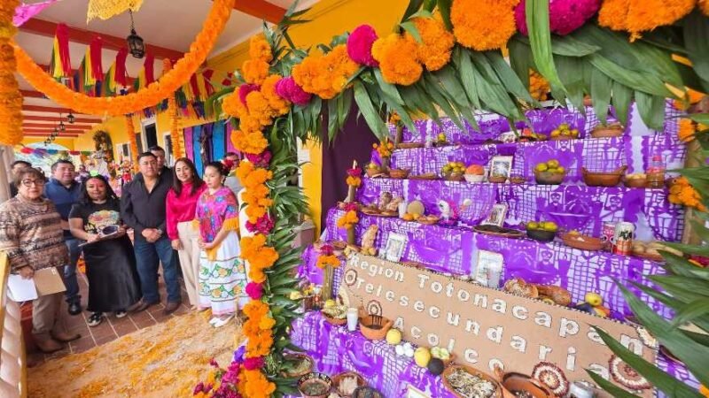 SECUNDARIA INDEPENDENCIA GANA CONCURSO DE ALTARES DE DÍA DE MUERTOS