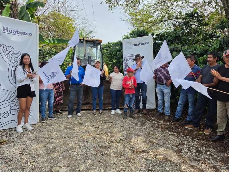 URCINO MÉNDEZ DA BANDERAZOS DE OBRA EN SABANAS Y PUENTECILLA
