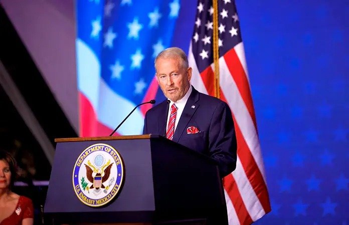 ESTADOS UNIDOS ENTREGA A MÉXICO 20 FUGITIVOS