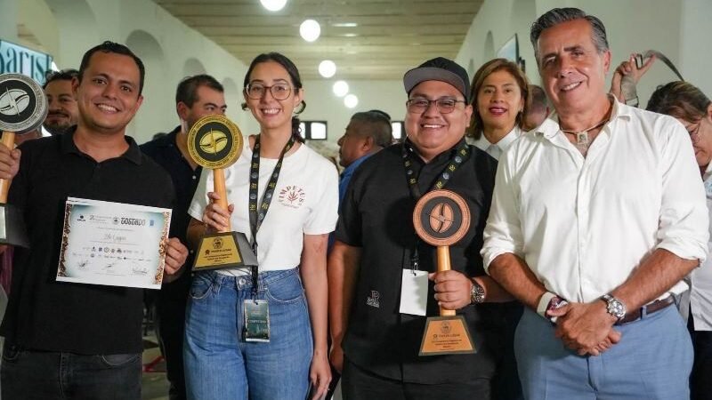PREMIAN A GANADORES DE COMPETENCIA DE TOSTADO DE CAFÉ