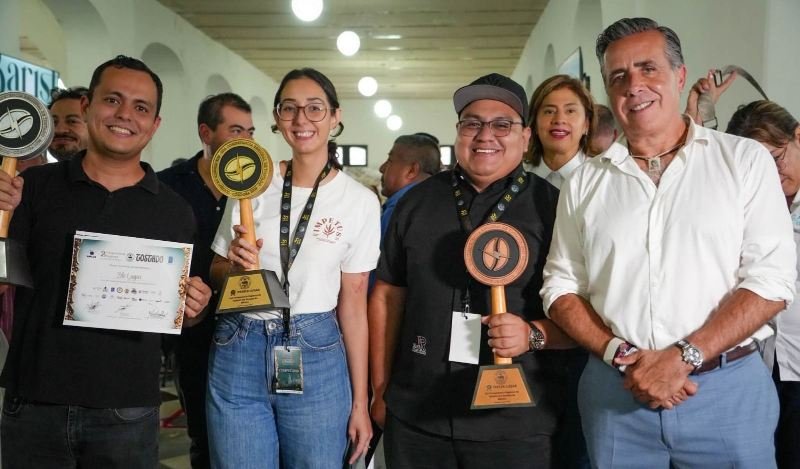 PREMIAN A GANADORES DE COMPETENCIA DE TOSTADO DE CAFÉ