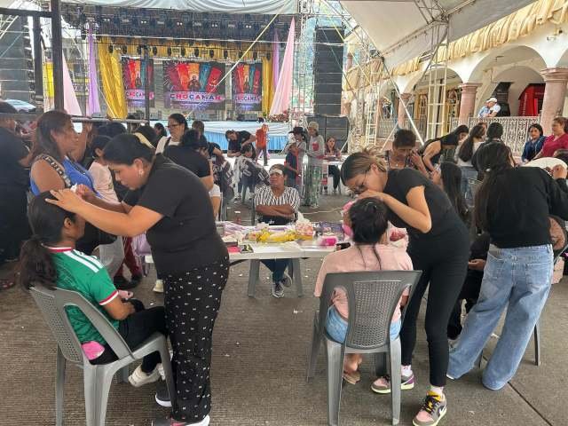 BRINDAN JORNADA GRATUITA DE ESTILISMO EN CHOCAMÁN
