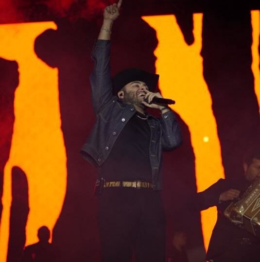 GERARDO ORTIZ CONQUISTA A COSCOMATEPEC