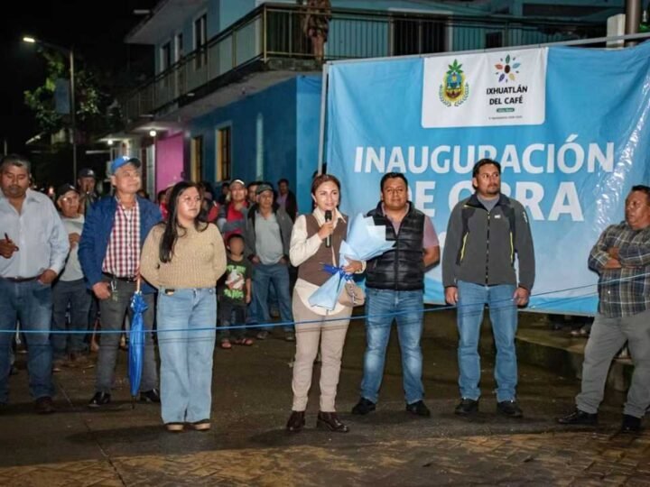 VIRIDIANA BRETÓN INAUGURA OBRA EN PRESIDIO