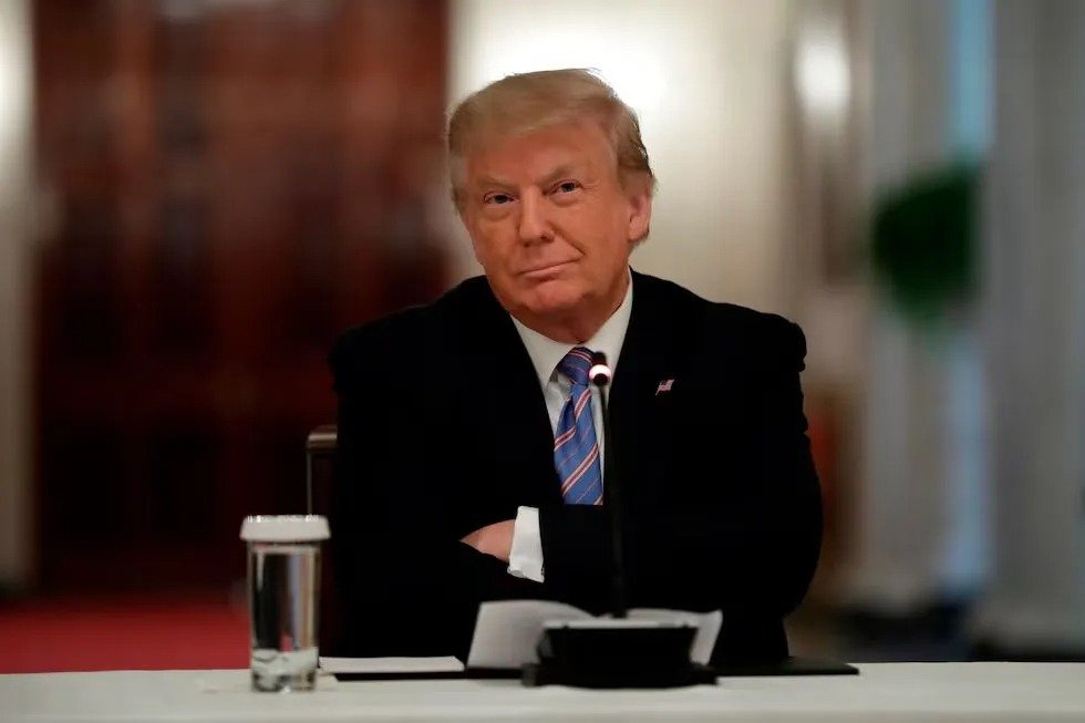 TRUMP CONSIDERARÁ “ENEMIGO” A QUIEN DIGA ‘INTELIGENCIA ARTIFICIAL’ EN VEZ ‘SUPERINTELIGENCIA’