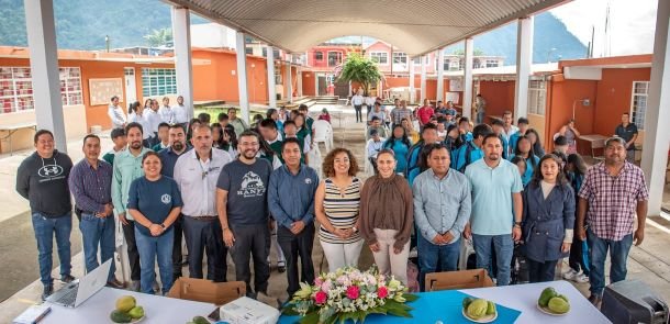 REALIZAN JORNADA DE CAPACITACIÓN SOBRE CULTIVO DE CHAYOTE EN IXHUATLÁN